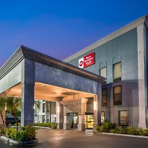 Best Western Plus Universal Inn - Newly Renovated!